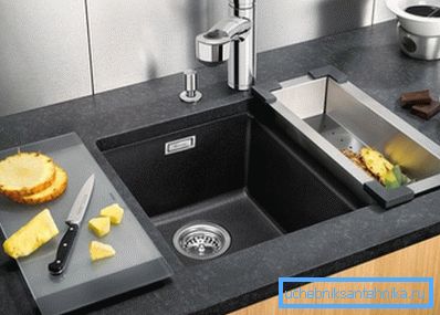 Príslušenstvo dodávané do konkrétneho modelu sa zvyčajne vytvára v rovnakom štýle a perfektne sa navzájom spája. Príslušenstvo dodávané do konkrétneho modelu sa zvyčajne vytvára v rovnakom štýle a perfektne sa navzájom spája.