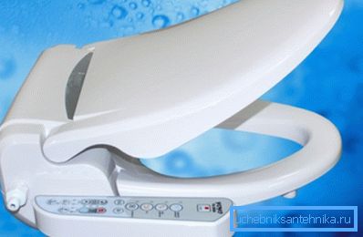 Automatický viacúčelový obalový bidet. Automatický viacúčelový obalový bidet.