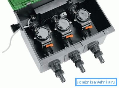 Automatizovaný rozvod vody so solenoidovými ventilmi. Automatizovaný rozvod vody so solenoidovými ventilmi.