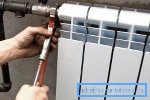 Bimetalický radiátor vhodný na inštaláciu v apartmánoch s ústredným kúrením Bimetalický radiátor vhodný na inštaláciu v apartmánoch s ústredným kúrením