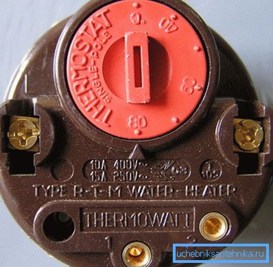 Najčastejšie sú vykurovacie kotly na tuhé palivo a elektrinu ovládané termostatom. Najčastejšie sú vykurovacie kotly na tuhé palivo a elektrinu ovládané termostatom.