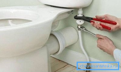 Aby voda vstúpila do nádrže ticho, zakúpte kontajner s nižším prívodom vody. Aby voda vstúpila do nádrže ticho, zakúpte kontajner s nižším prívodom vody.