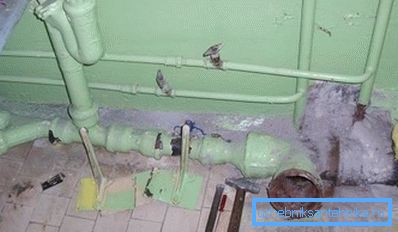 Demontáž starej kanalizácie môže byť veľmi ťažká. Demontáž starej kanalizácie môže byť veľmi ťažká.