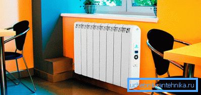 Chladič domáceho oleja napájaný z elektrickej siete. Chladič domáceho oleja napájaný z elektrickej siete.