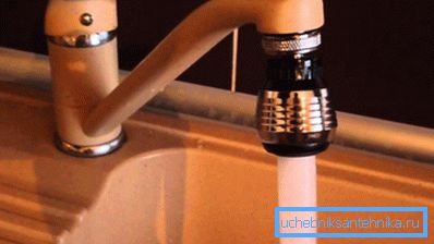 Showerhead na kohútiku - rozumné riešenie pre rozpočet vedome Showerhead na kohútiku - rozumné riešenie pre rozpočet vedome