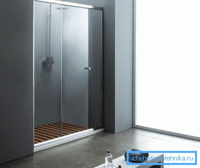 Sprchové vaničky so závesmi vyzerajú veľmi štýlové a skvelé pre minimalistické interiéry. Sprchové vaničky so závesmi vyzerajú veľmi štýlové a skvelé pre minimalistické interiéry.
