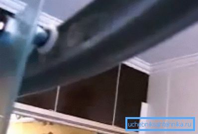 Dvere sa pohybujú na kolesách Dvere sa pohybujú na kolesách