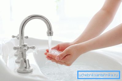 Zariadenia s dvoma ventilmi nevychádzajú z módy napriek pôsobivému veku modelu. Zariadenia s dvoma ventilmi nevychádzajú z módy napriek pôsobivému veku modelu.