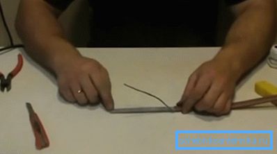 Obrazovka sa prehýba Obrazovka sa prehýba