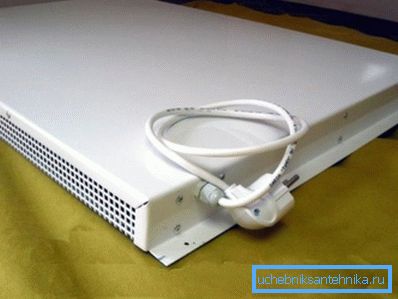 Elektrické panely sú pripojené k bežnej zásuvke. Elektrické panely sú pripojené k bežnej zásuvke.