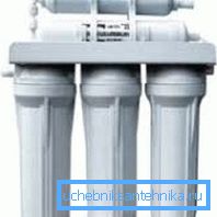 Vodný filter s tromi úrovňami čistenia Vodný filter s tromi úrovňami čistenia