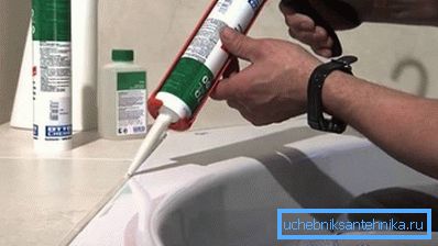Utesnenie sa vykonáva v záverečnej fáze, keď sme si istí, že inštalácia je správna. Utesnenie sa vykonáva v záverečnej fáze, keď sme si istí, že inštalácia je správna.