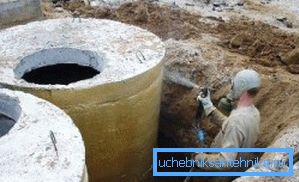 Tesniaci švy bitumen-benzínový roztok. Tesniaci švy bitumen-benzínový roztok.