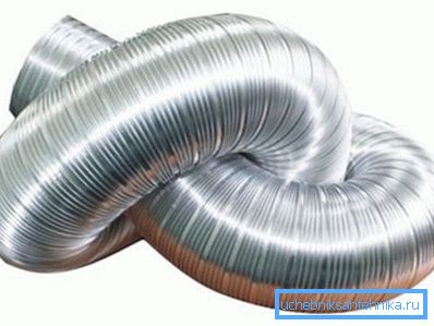 Flexibilné kovové vlnité rúrky. fotografie Flexibilné kovové vlnité rúrky. fotografie