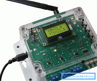 GSM modul pre vykurovanie zabezpečuje diaľkovú komunikáciu a kontrolu. GSM modul pre vykurovanie zabezpečuje diaľkovú komunikáciu a kontrolu.