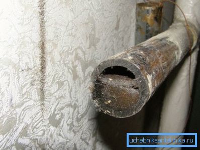 Chemické zloženie vody ovplyvňuje činnosť usadenín na stenách rúr a nástrojov. Chemické zloženie vody ovplyvňuje činnosť usadenín na stenách rúr a nástrojov.