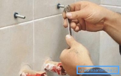 Táto inštrukcia predpokladá použitie minimálneho počtu spojovacích prvkov pre inštaláciu závesného polypropylénového drezu. Táto inštrukcia predpokladá použitie minimálneho počtu spojovacích prvkov pre inštaláciu závesného polypropylénového drezu.