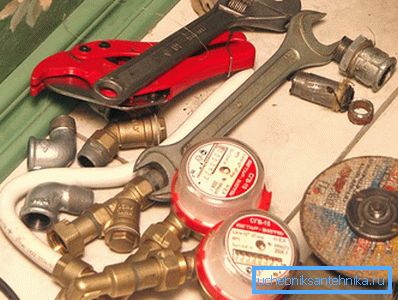 Nástroje a spotrebný materiál Nástroje a spotrebný materiál