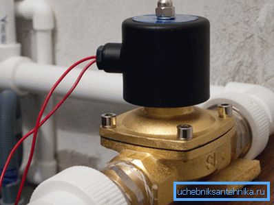 Výrobok pripojený k vykurovaciemu systému na diaľkové alebo automatické ovládanie Výrobok pripojený k vykurovaciemu systému na diaľkové alebo automatické ovládanie