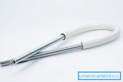 Zakrivená plastová rúrka Zakrivená plastová rúrka