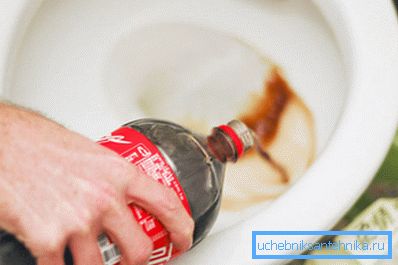 Coca-Cola odstraňuje hrdzu kvôli vysokému obsahu kyseliny fosforečnej. Coca-Cola odstraňuje hrdzu kvôli vysokému obsahu kyseliny fosforečnej.