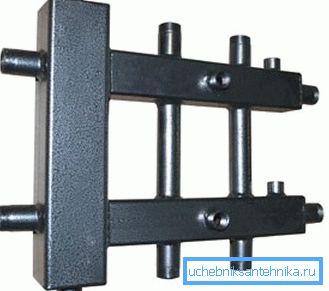 Rozdeľovač s integrovanou hydraulickou ihlou. Rozdeľovač s integrovanou hydraulickou ihlou.