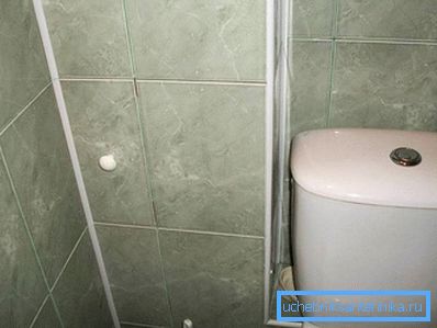 2777 Krabica zdobená keramickými dlaždicami s tajným poklopom