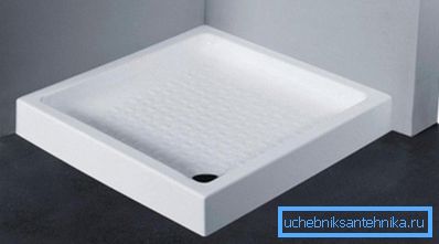 Priestorový tanier priemernej hĺbky od sanitárnej fajansy. Priestorový tanier priemernej hĺbky od sanitárnej fajansy.