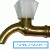 Mosadzný ventil s ventilom a hubicou