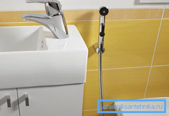 Zalievanie môže byť umiestnené kdekoľvek - kde ste najpohodlnejší Zalievanie môže byť umiestnené kdekoľvek - kde ste najpohodlnejší