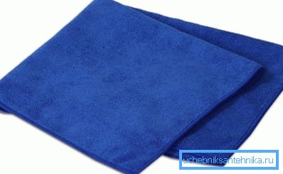 Mikrovlákno perfektne absorbuje vlhkosť a odstraňuje rôzne kontaminanty. Mikrovlákno perfektne absorbuje vlhkosť a odstraňuje rôzne kontaminanty.