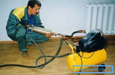 Mini drez ľahko zapadá do každej miestnosti a môže byť uložený v nevykurovanej garáži. Mini drez ľahko zapadá do každej miestnosti a môže byť uložený v nevykurovanej garáži.