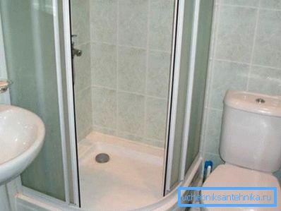 Minimálna veľkosť kúpeľne so sprchovacím kútom je 80 cm až 80 cm. Minimálna veľkosť kúpeľne so sprchovacím kútom je 80 cm až 80 cm.