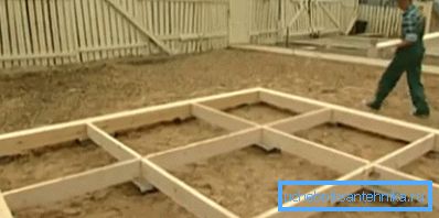 Montáž pásku a oneskorenie pre podlahu Montáž pásku a oneskorenie pre podlahu