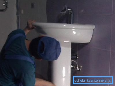Montáž umývadlových prvkov z umelých hmôt Montáž umývadlových prvkov z umelých hmôt