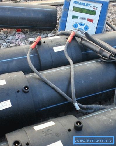 Montáž polyetylénových elektrofúznych tvaroviek. Montáž polyetylénových elektrofúznych tvaroviek.