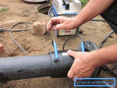 Montáž polyetylénových rúrok pomocou elektrických armatúr Montáž polyetylénových rúrok pomocou elektrických armatúr
