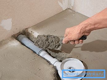 Montáž rebríka s bočným výbojom Montáž rebríka s bočným výbojom
