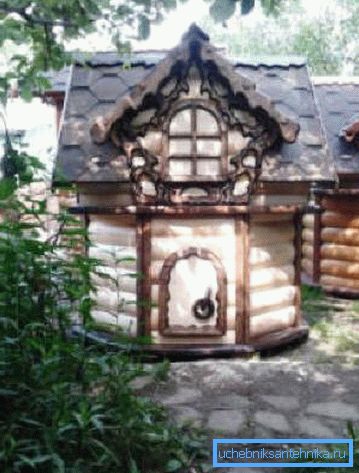 Na fotografii - dobre vyrobené v ruských tradíciách. Na fotografii - dobre vyrobené v ruských tradíciách.
