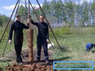 Na fotografii - zavesený šnek, ktorý umožňuje vytvárať studne až do hĺbky 30 metrov Na fotografii - zavesený šnek, ktorý umožňuje vytvárať studne až do hĺbky 30 metrov