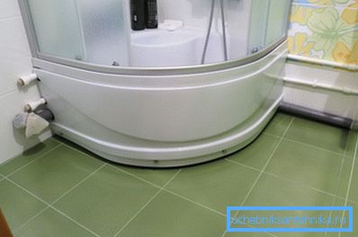 Na fotografii: Najčastejšie problémy vznikajú práve v dolnej časti kabíny, kde je veľa kĺbov a pohyblivých častí. Na fotografii: Najčastejšie problémy vznikajú práve v dolnej časti kabíny, kde je veľa kĺbov a pohyblivých častí.