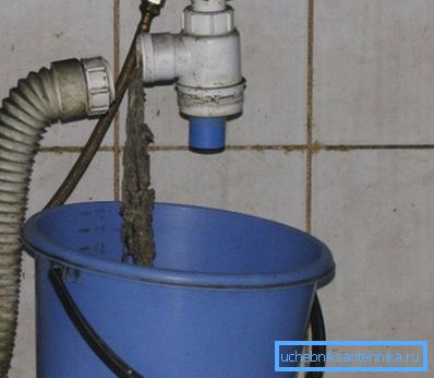 Na foto-čistiacom sifóne z odpadu Na foto-čistiacom sifóne z odpadu