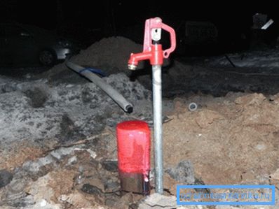 Na fotografii je hydrant na pozemku Na fotografii je hydrant na pozemku