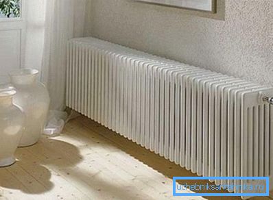 Na fotografii: niekedy pre kvalitné vykurovanie potrebujete celkom veľa sekcií. Na fotografii: niekedy pre kvalitné vykurovanie potrebujete celkom veľa sekcií.