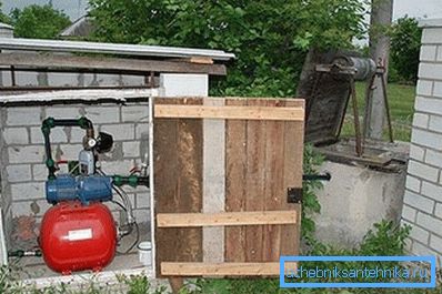 Na obrázku je zobrazená alternatíva systému autonómnej organizácie systému zásobovania vodou v krajine od studne. Na obrázku je zobrazená alternatíva systému autonómnej organizácie systému zásobovania vodou v krajine od studne.