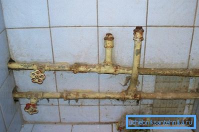 V fotografických potrubiach, ktoré treba nanovo vymeniť (skontrolujte svoj systém zásobovania vodou) V fotografických potrubiach, ktoré treba nanovo vymeniť (skontrolujte svoj systém zásobovania vodou)