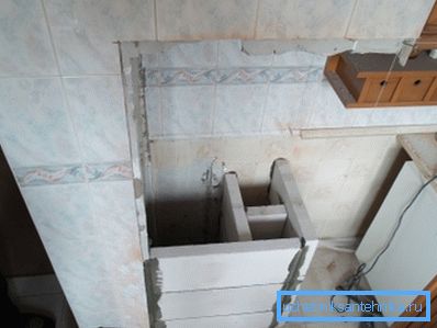 Na obrázku je znázornené oddelenie vnútorného priestoru vetracieho potrubia