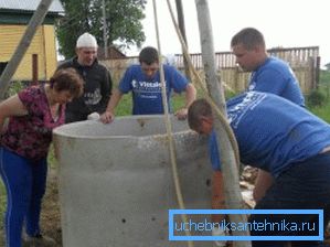 Na prvých betónových výrobkoch dal druhý. Na prvých betónových výrobkoch dal druhý.