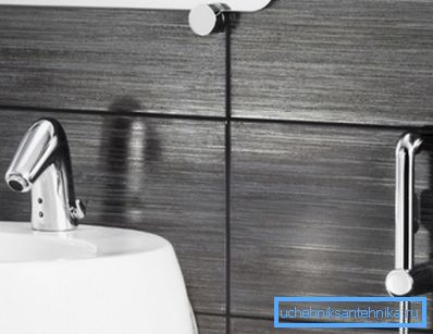 Vonkajšia hygienická sprcha s bezkontaktným mixérom - nové slovo v sanitárnych konštrukciách Vonkajšia hygienická sprcha s bezkontaktným mixérom - nové slovo v sanitárnych konštrukciách