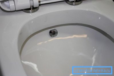 Niektoré výrobky tohto typu okamžite vybavia zabudovaný bidet, ktorý výrazne rozširuje svoje funkcie. Niektoré výrobky tohto typu okamžite vybavia zabudovaný bidet, ktorý výrazne rozširuje svoje funkcie.